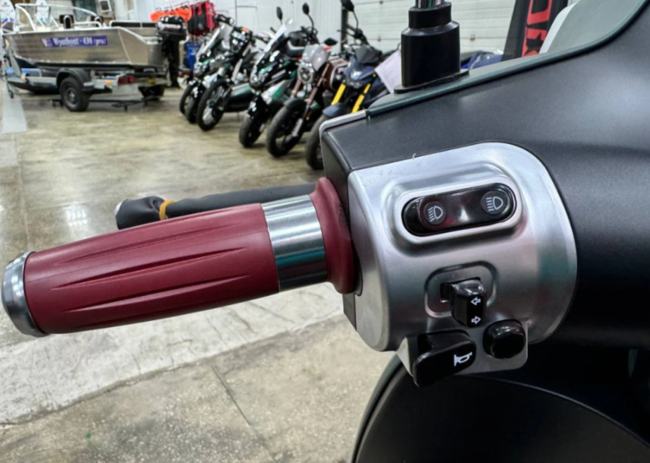 Скутер PROMAX Miami 240 (49) в Симферополе