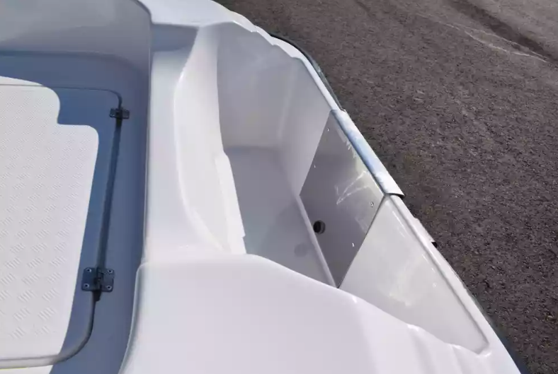 Стеклопластиковая лодка Пингвин (тримаран) в Симферополе