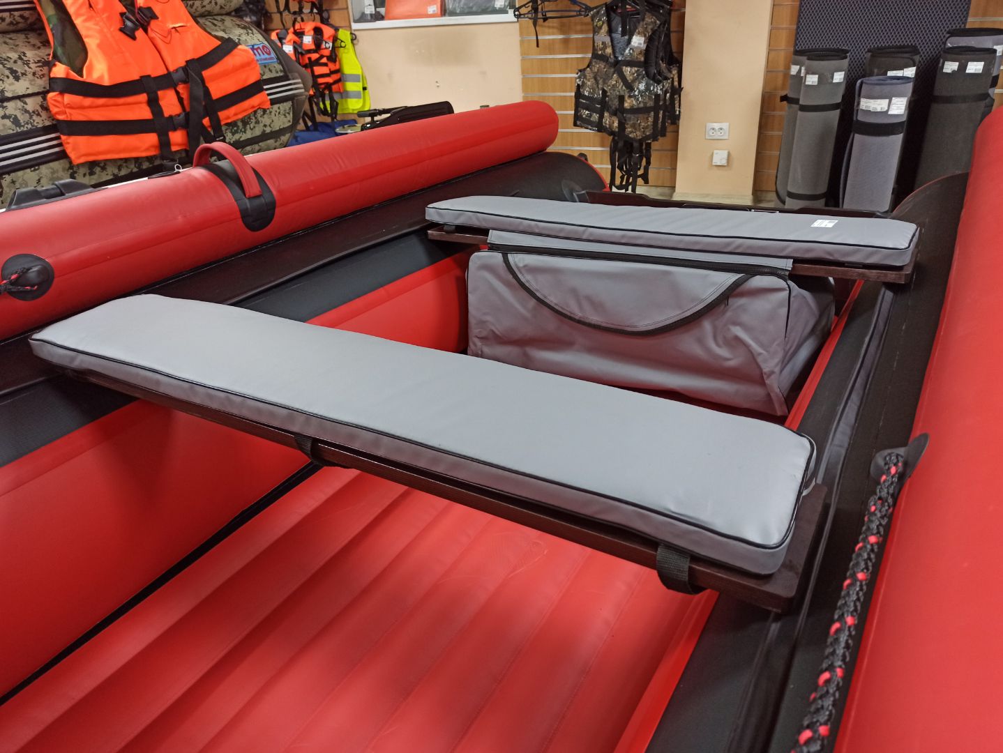 КОМПЛЕКТ МЯГКИХ НАКЛАДОК С СУМКОЙ ДЛЯ ЛОДОК 90Х20 СЕРЫЙ в Симферополе