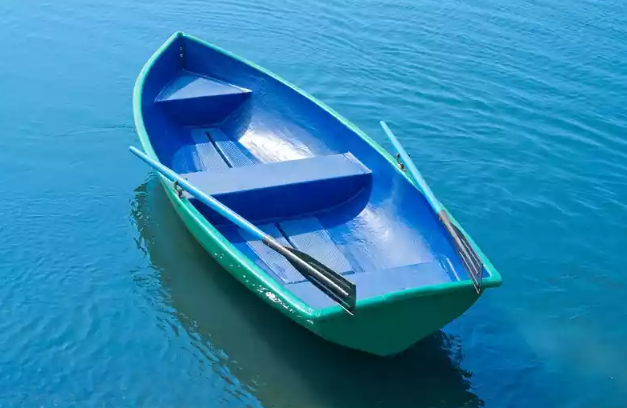 Стеклопластиковая лодка Дельфин в Симферополе