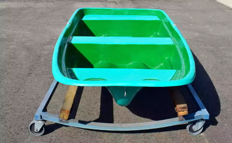 Стеклопластиковая лодка Старт (тримаран) в Симферополе