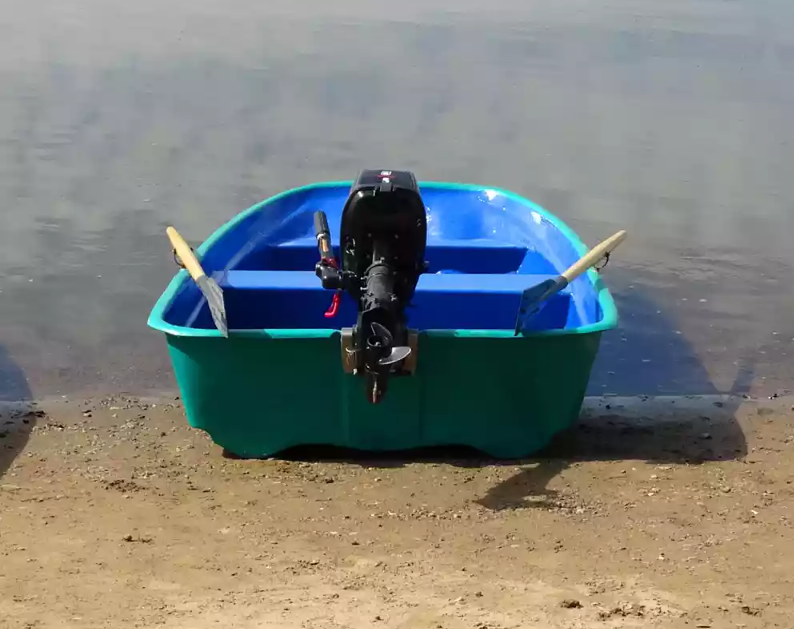 Стеклопластиковая лодка Старт (тримаран) в Симферополе