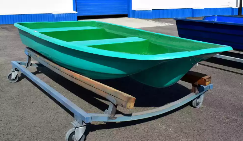 Стеклопластиковая лодка Старт (тримаран) в Симферополе