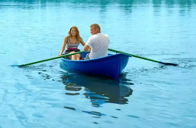 Стеклопластиковая лодка Дельфин в Симферополе