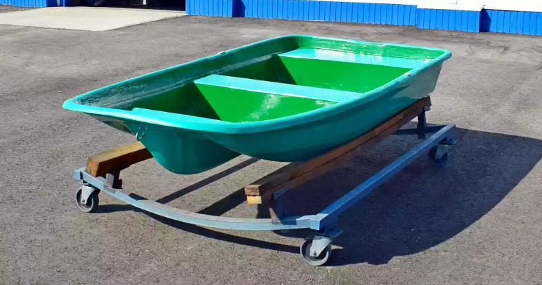 Стеклопластиковая лодка Старт (тримаран) в Симферополе