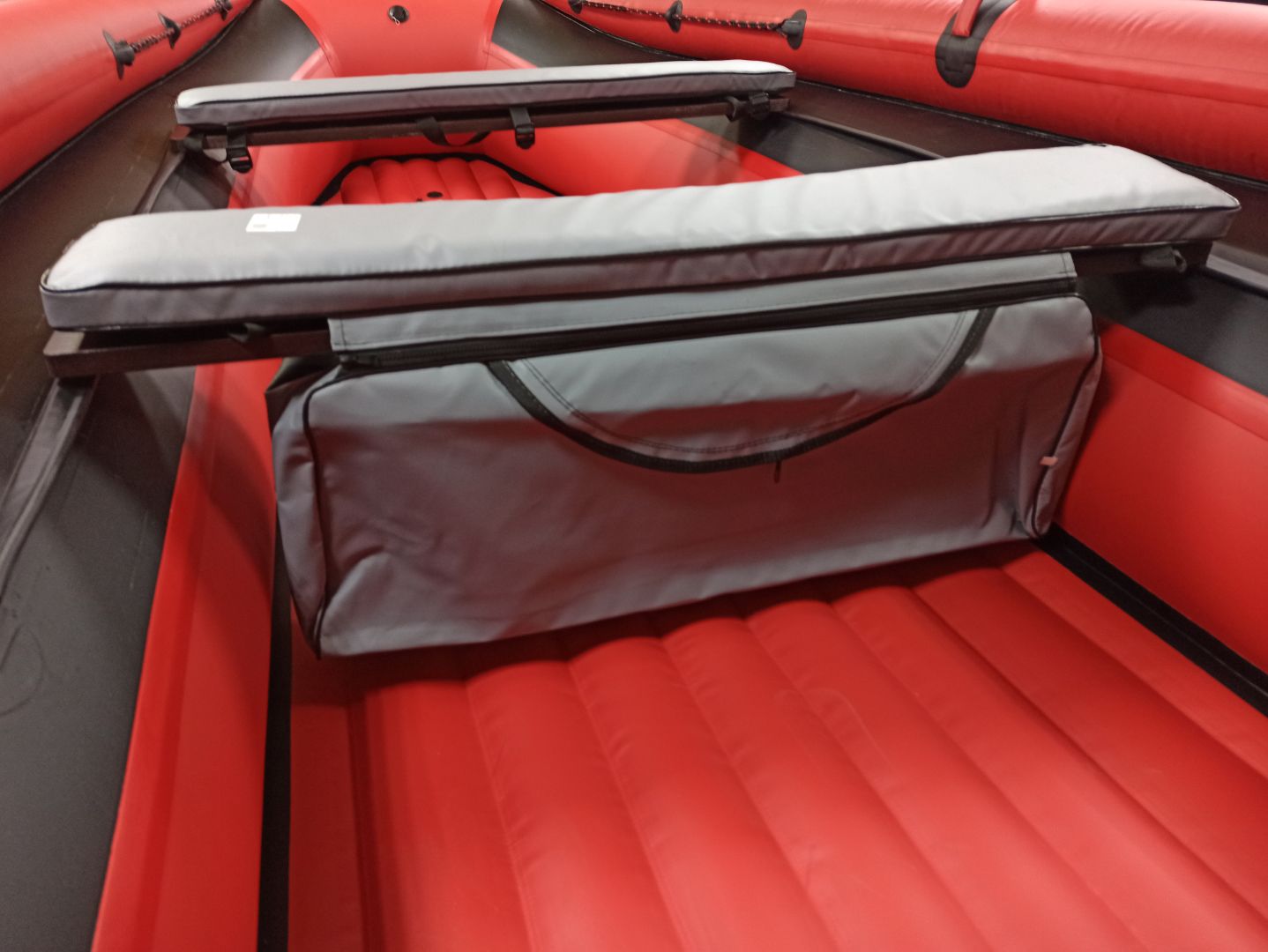 КОМПЛЕКТ МЯГКИХ НАКЛАДОК С СУМКОЙ ДЛЯ ЛОДОК 90Х20 СЕРЫЙ в Симферополе