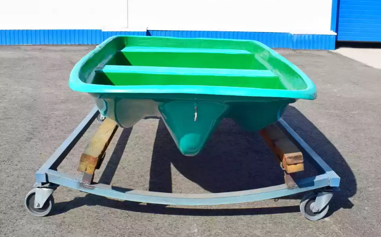 Стеклопластиковая лодка Старт (тримаран) в Симферополе