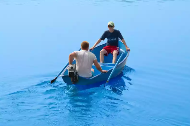 Стеклопластиковая лодка Омуль в Симферополе