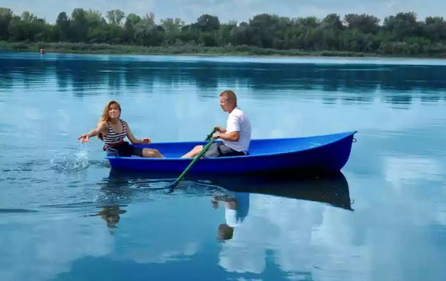 Стеклопластиковая лодка Дельфин в Симферополе