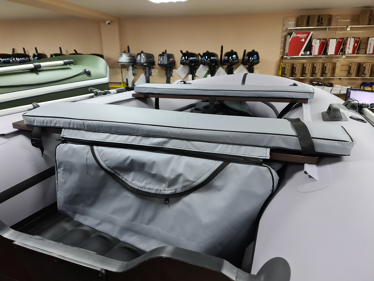 КОМПЛЕКТ МЯГКИХ НАКЛАДОК С СУМКОЙ ДЛЯ ЛОДОК 90Х20 СЕРЫЙ в Симферополе