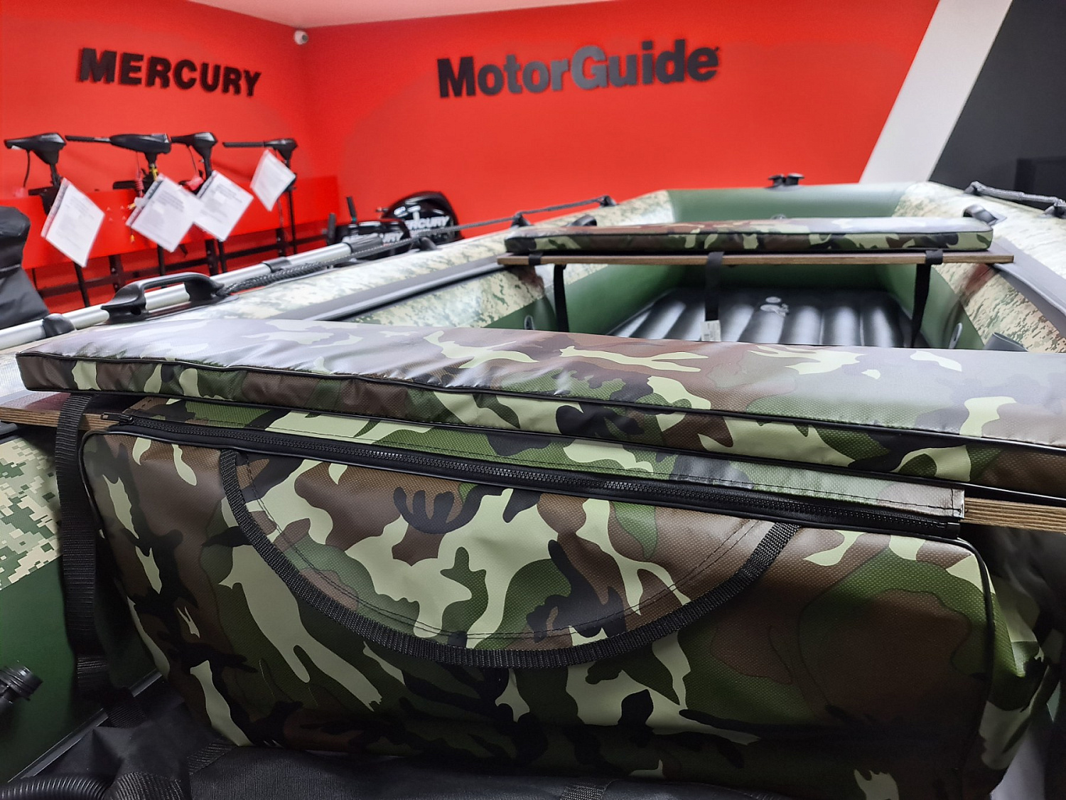 КОМПЛЕКТ МЯГКИХ НАКЛАДОК С СУМКОЙ ДЛЯ ЛОДОК 105Х20 КАМУФЛЯЖ в Симферополе