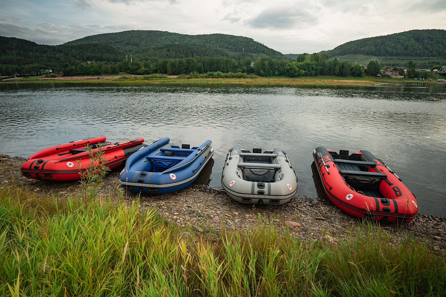 Лодка MISHIMO RIVER FJET PRO 410  под водомет в Симферополе