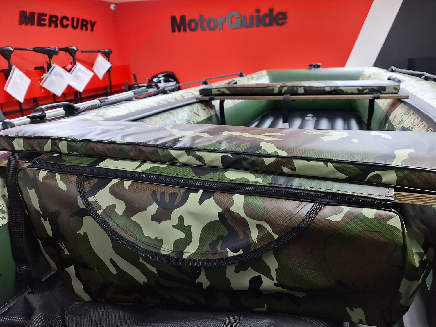 КОМПЛЕКТ МЯГКИХ НАКЛАДОК С СУМКОЙ ДЛЯ ЛОДОК 105Х20 КАМУФЛЯЖ в Симферополе