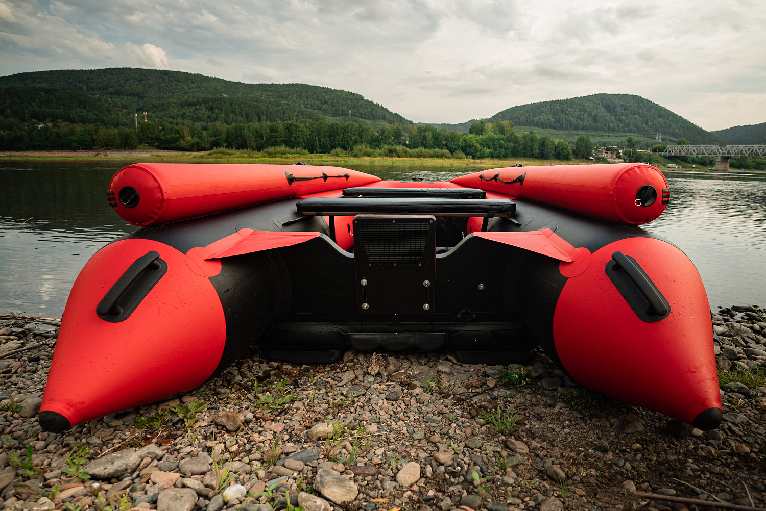 Лодка MISHIMO RIVER FJET PRO 410  под водомет в Симферополе