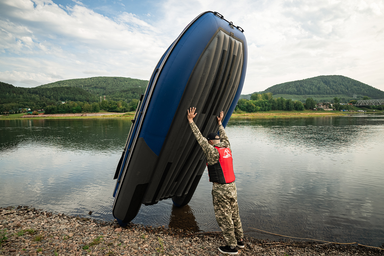 Лодка MISHIMO RIVER FJET PRO 410  под водомет в Симферополе